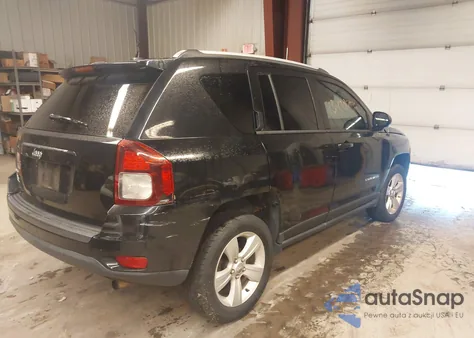 2017 Jeep Compass Sport 4X4 z USA, uszkodzony, nr VIN 1C4NJDBB7HD107043